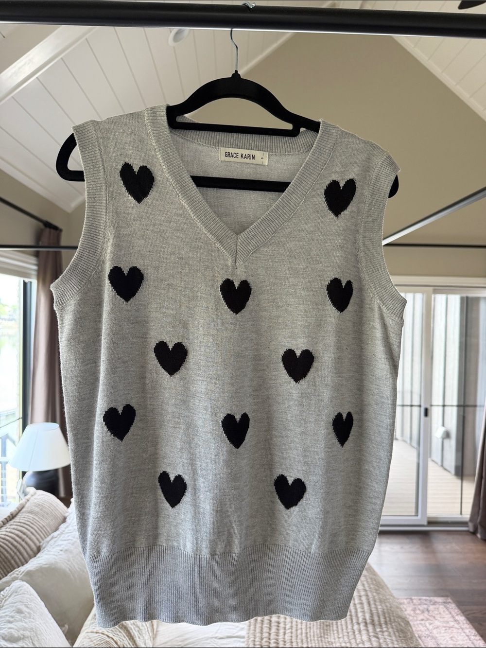 Grace Karin Light Gray Sleeveless V-Neck Sweater Vest with Black Heart Pattern